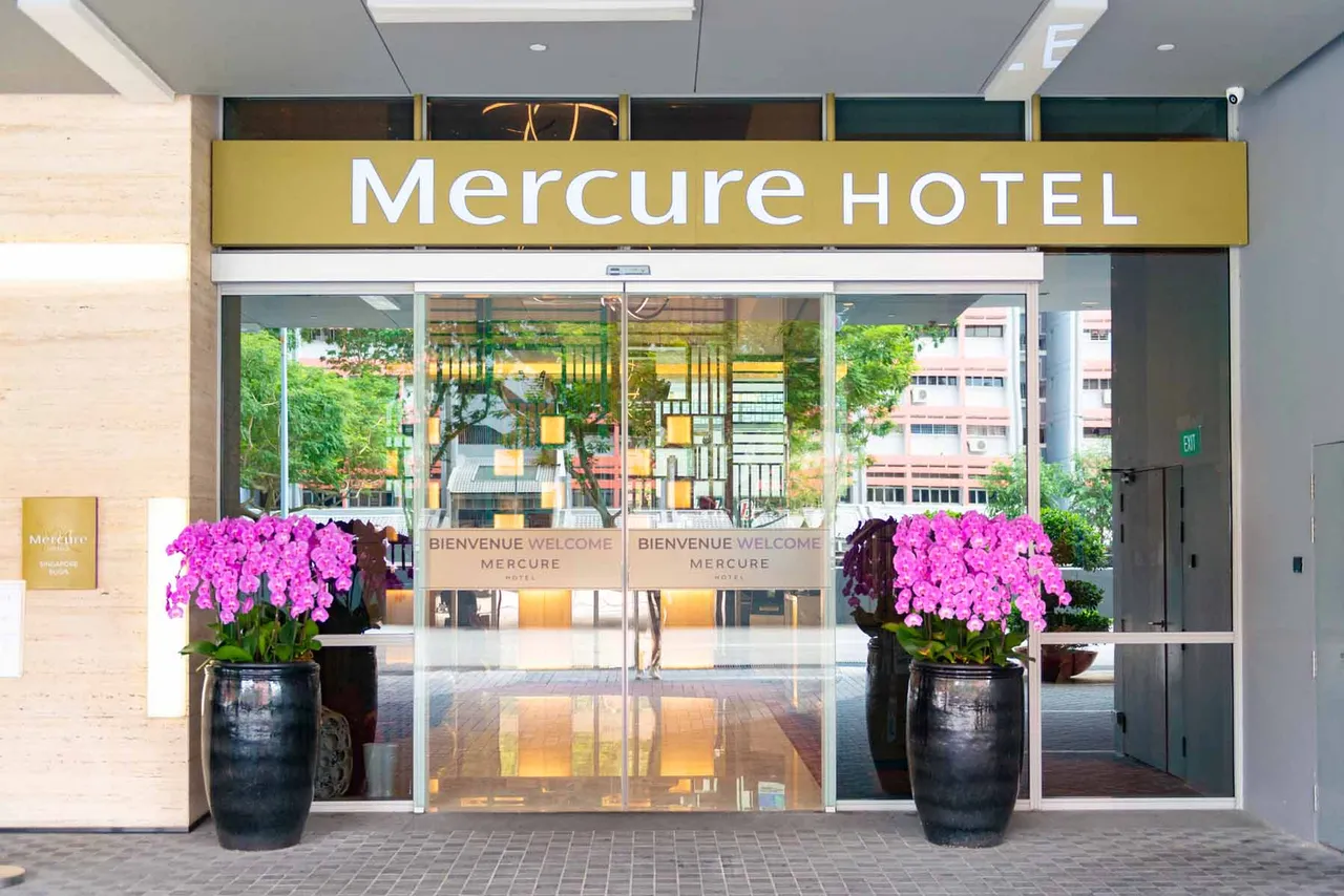 Mercure Singapore Bugis — rooms and atmosphere