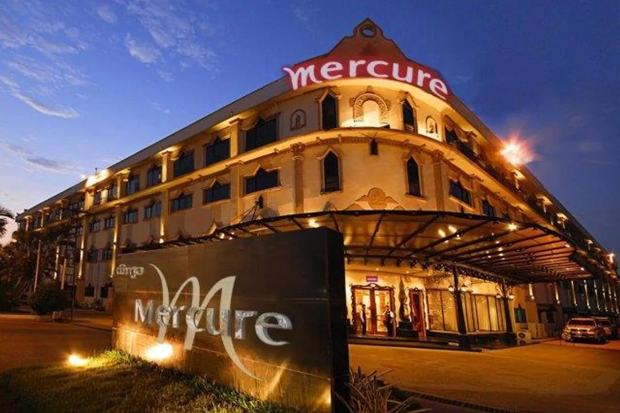 Mercure Vientiane — rooms and atmosphere
