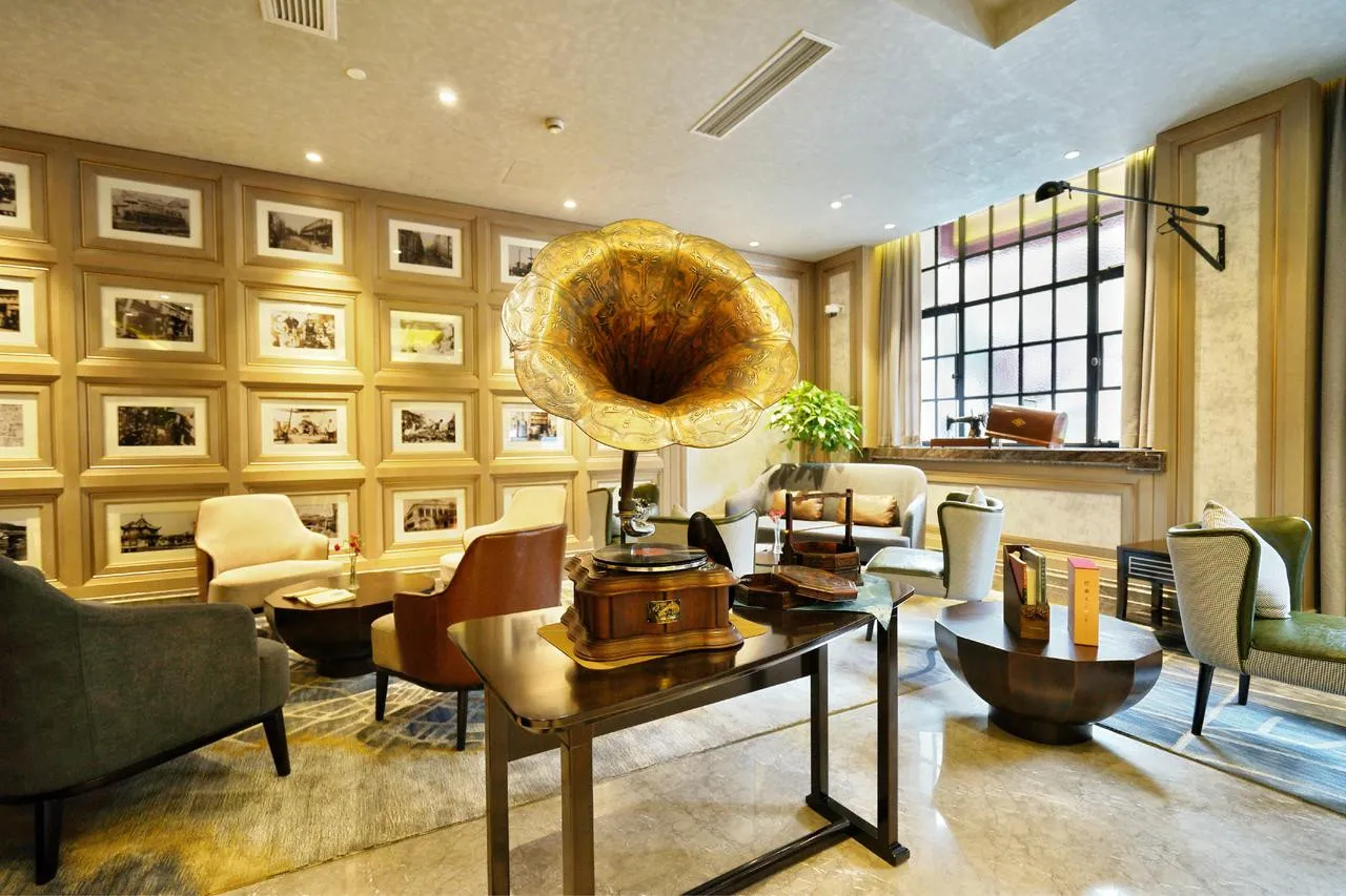 Metropolo Jinjiang Hotel Classiq Nanjing Road — rooms and atmosphere
