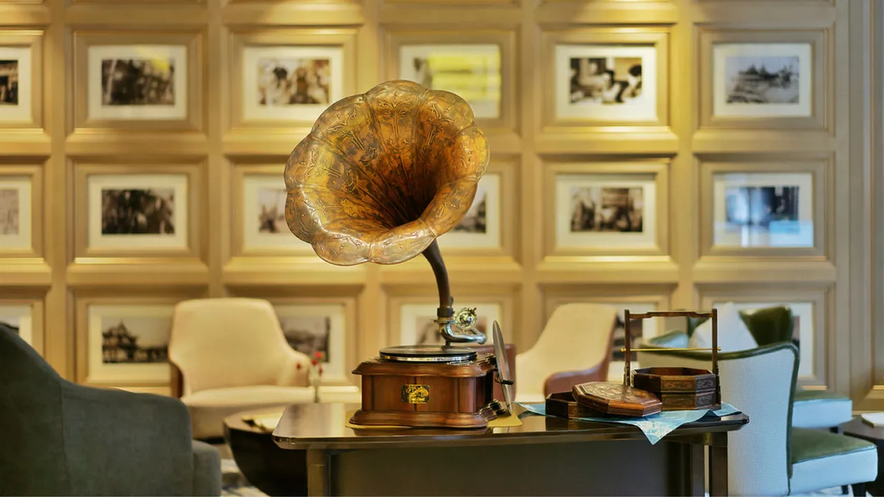 Metropolo Jinjiang Hotel Classiq Nanjing Road — rooms and atmosphere