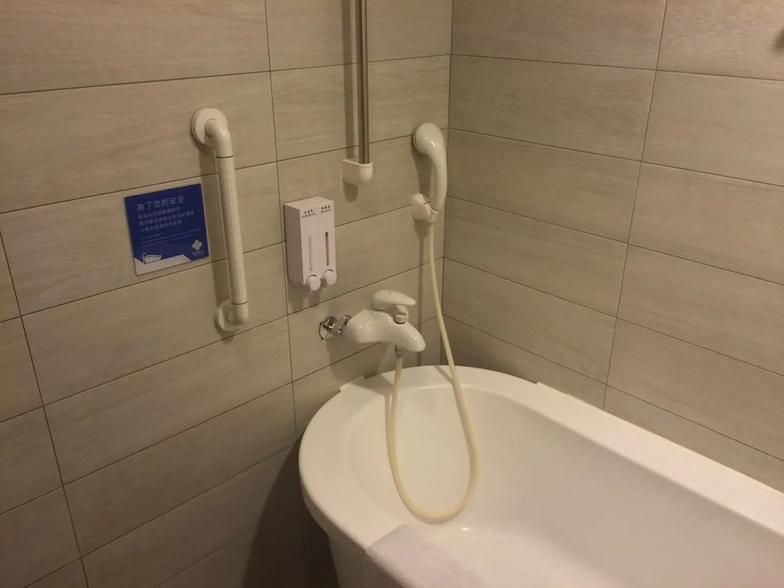 MF Hotel Penghu — rooms and atmosphere