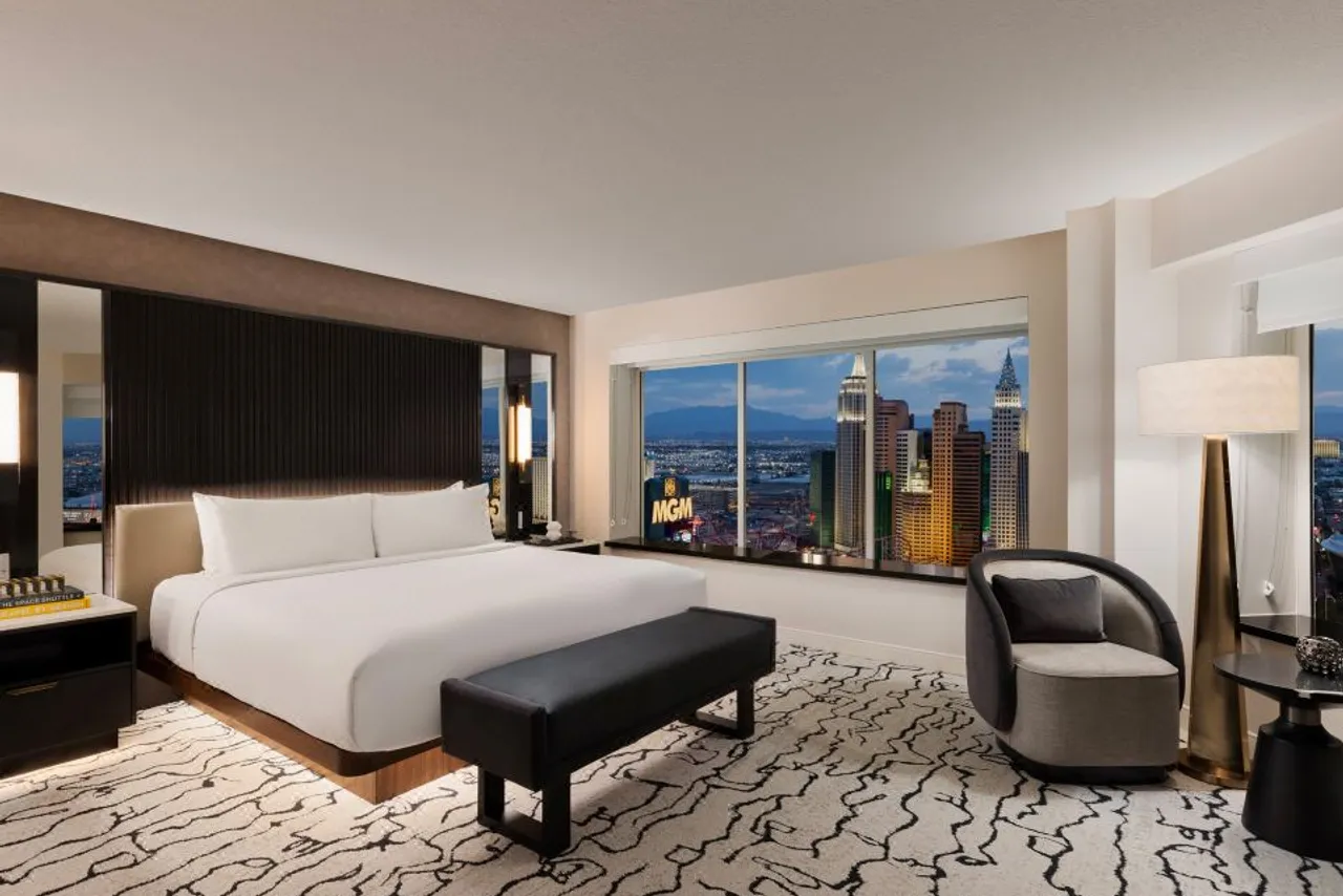 MGM Grand Hotel & Casino — rooms and atmosphere