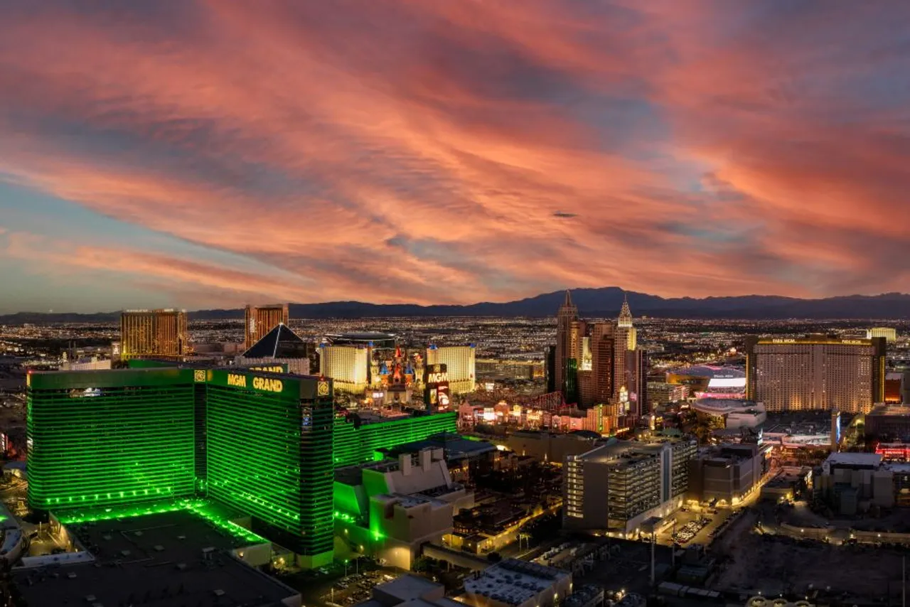 MGM Grand Hotel & Casino — rooms and atmosphere
