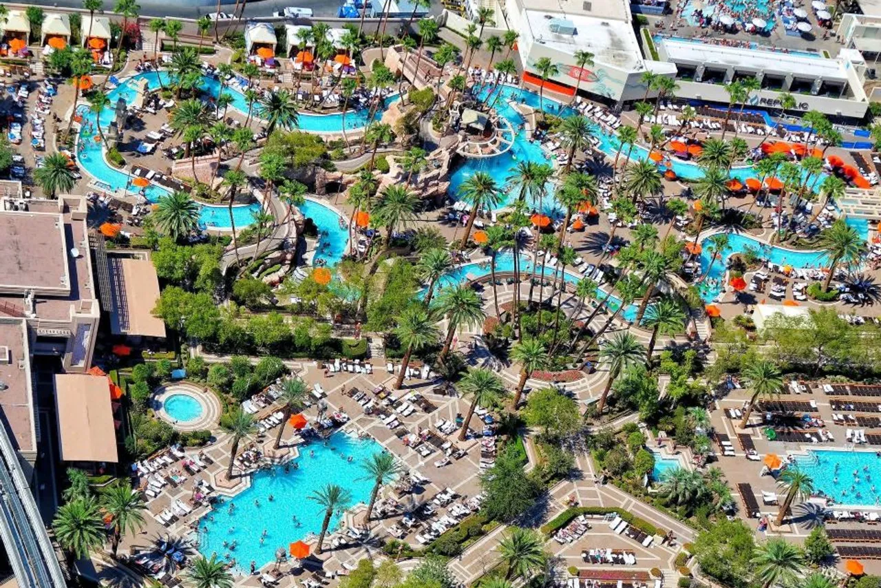 MGM Grand Hotel & Casino — rooms and atmosphere