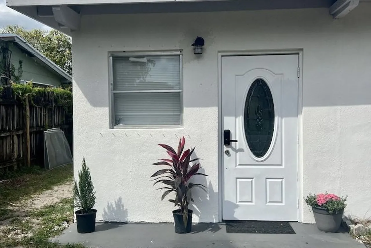 Miami Gardens Comfort Suite by Hard Rock Stadium — rooms and atmosphere