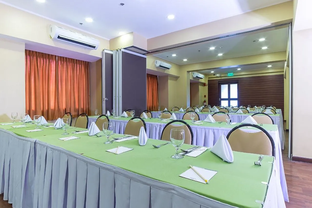 Microtel by Wyndham Baguio — rooms and atmosphere