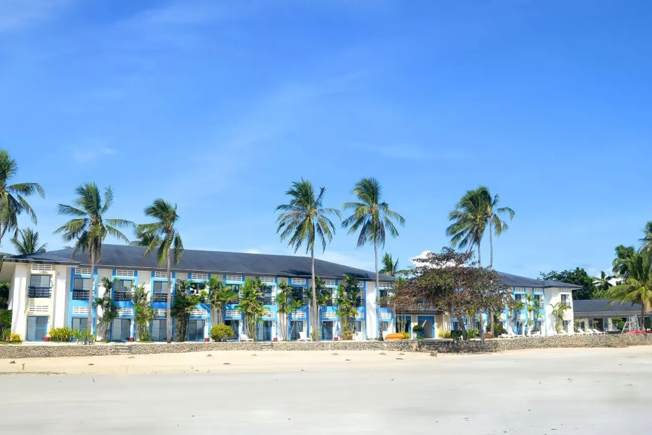Microtel by Wyndham Puerto Princesa — rooms and atmosphere