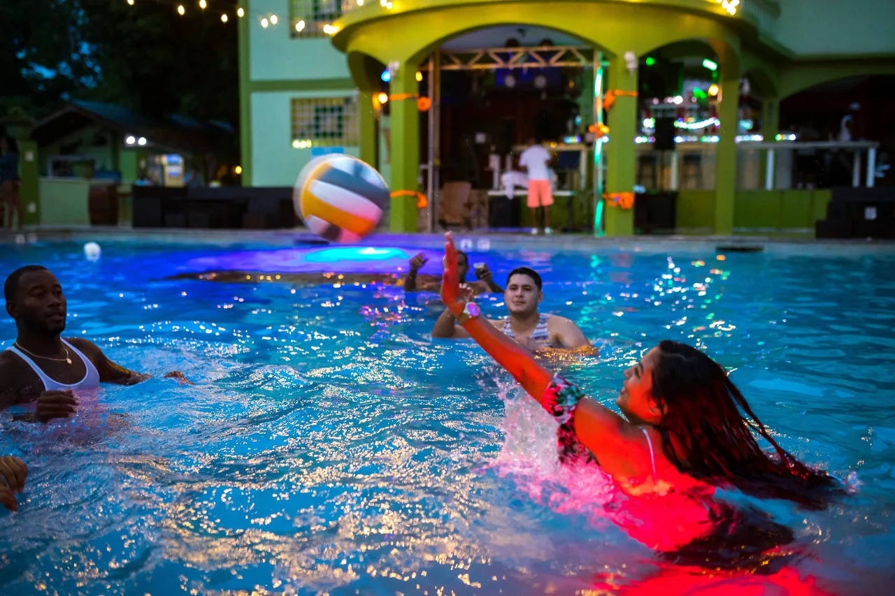 Midas Belize — ภาพห้องพักและบรรยากาศ