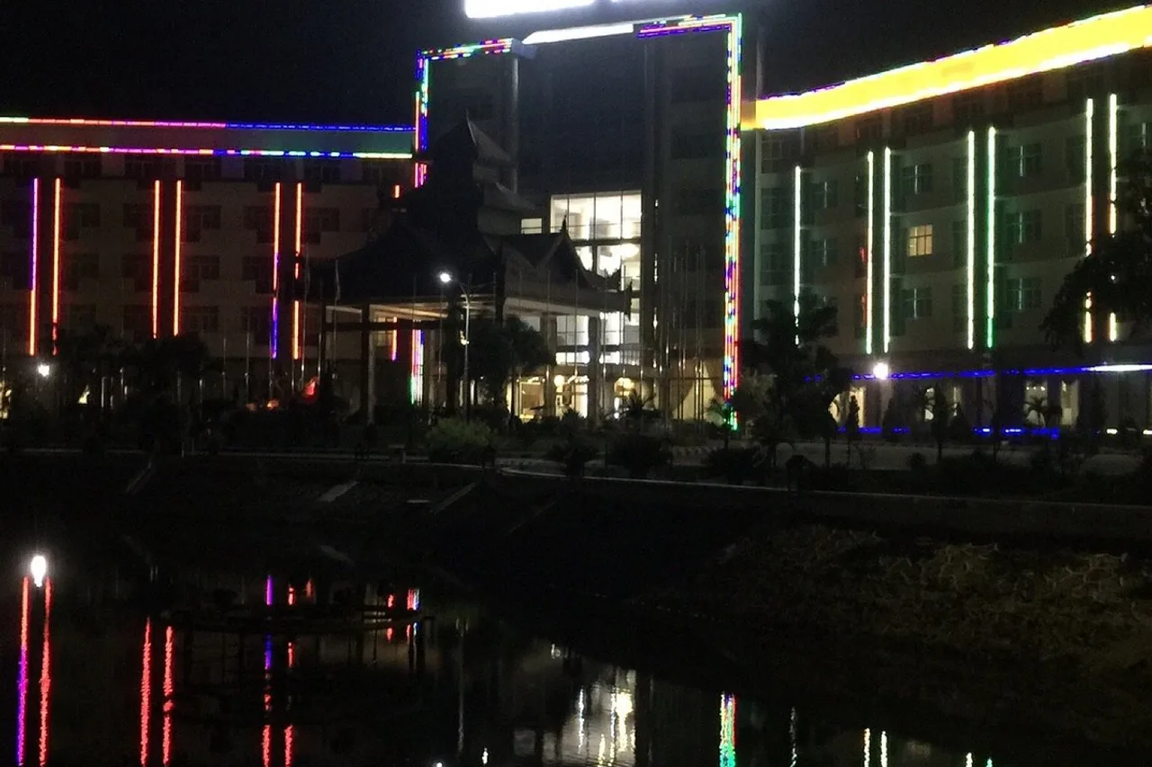 Mingalar Thiri Hotel — rooms and atmosphere