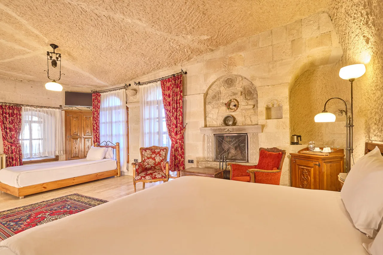 Mithra Cave Hotel — rooms and atmosphere