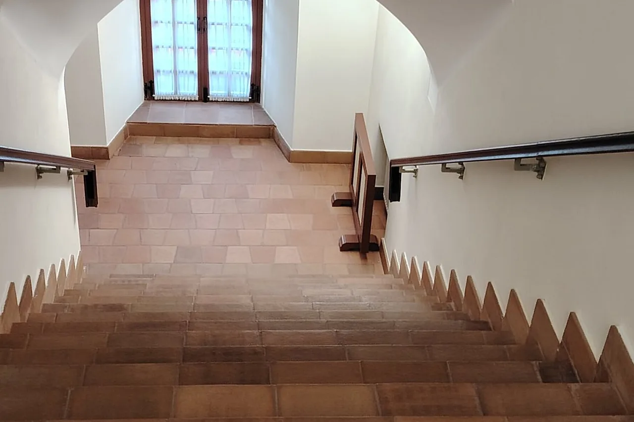 Monastyrski Hotel — rooms and atmosphere