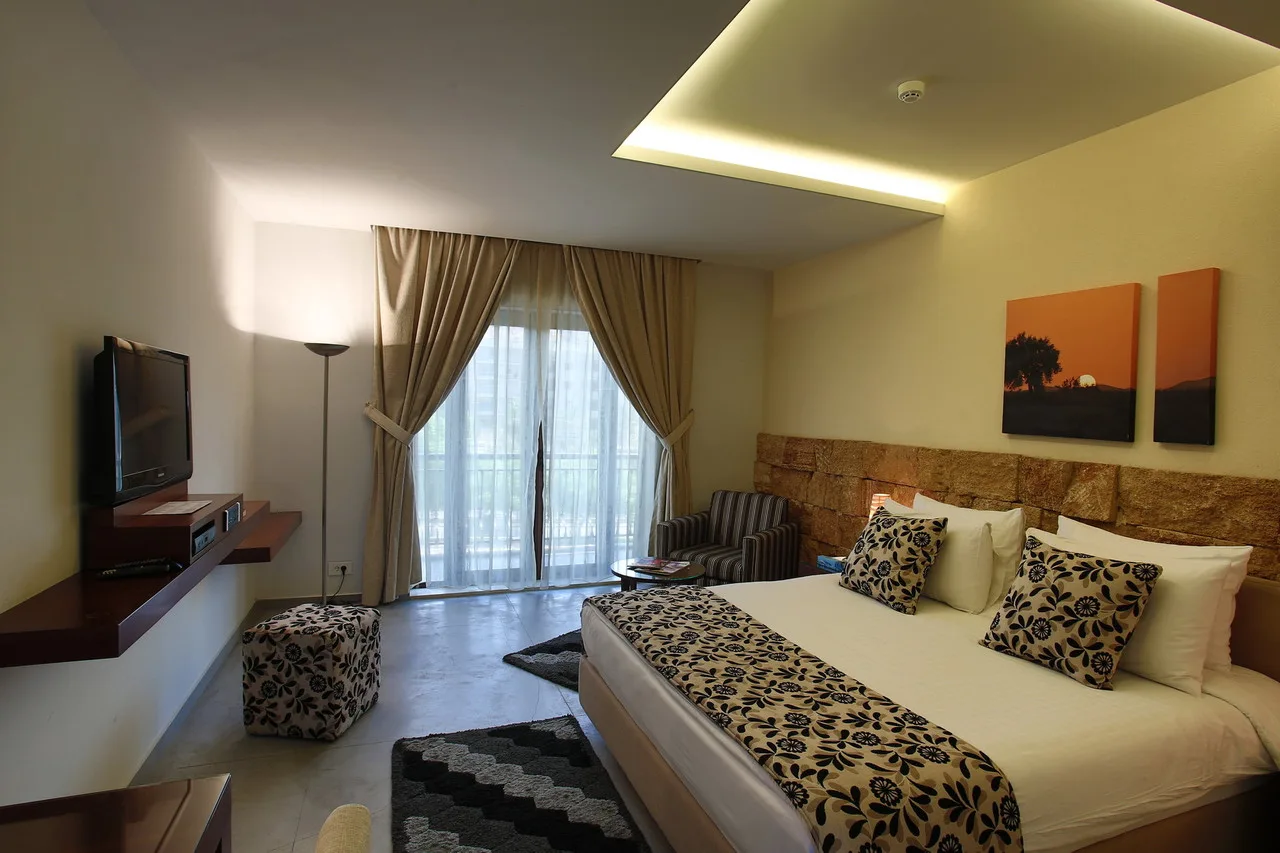 Monoberge Hotel — ภาพห้องพักและบรรยากาศ