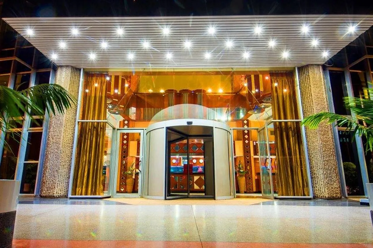 Monomotapa Hotel Harare — rooms and atmosphere