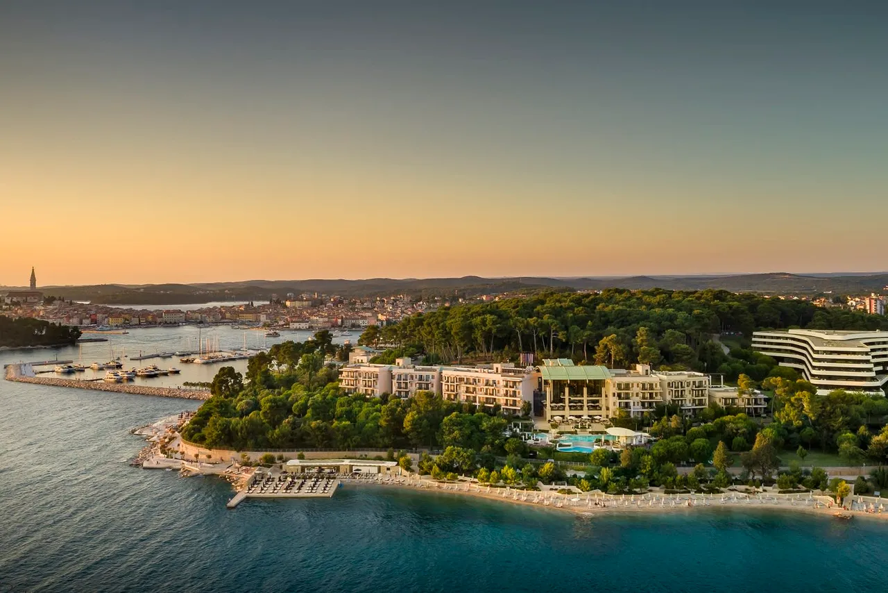 Monte Mulini Adults Exclusive Hotel by Maistra Collection — rooms and atmosphere