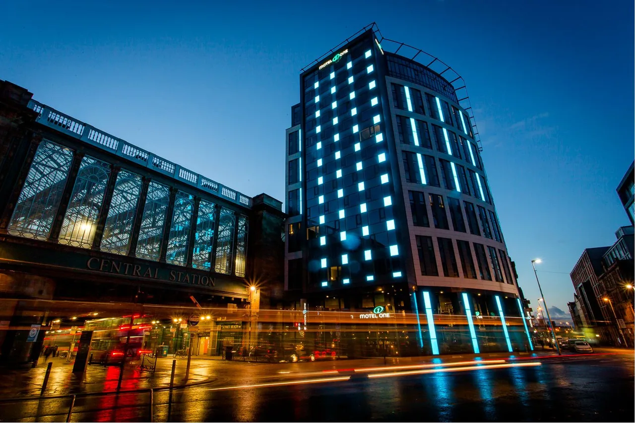 Motel One Glasgow — rooms and atmosphere