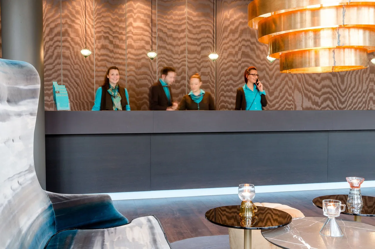 Motel One München-Sendlinger Tor — ภาพห้องพักและบรรยากาศ