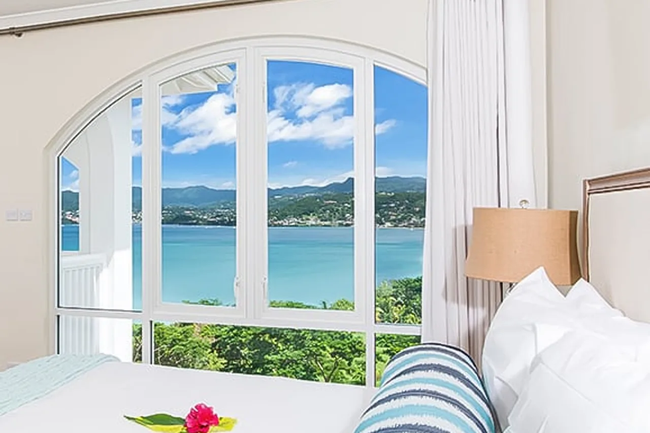 Mount Cinnamon Beach &amp; Wellness Resort — rooms and atmosphere