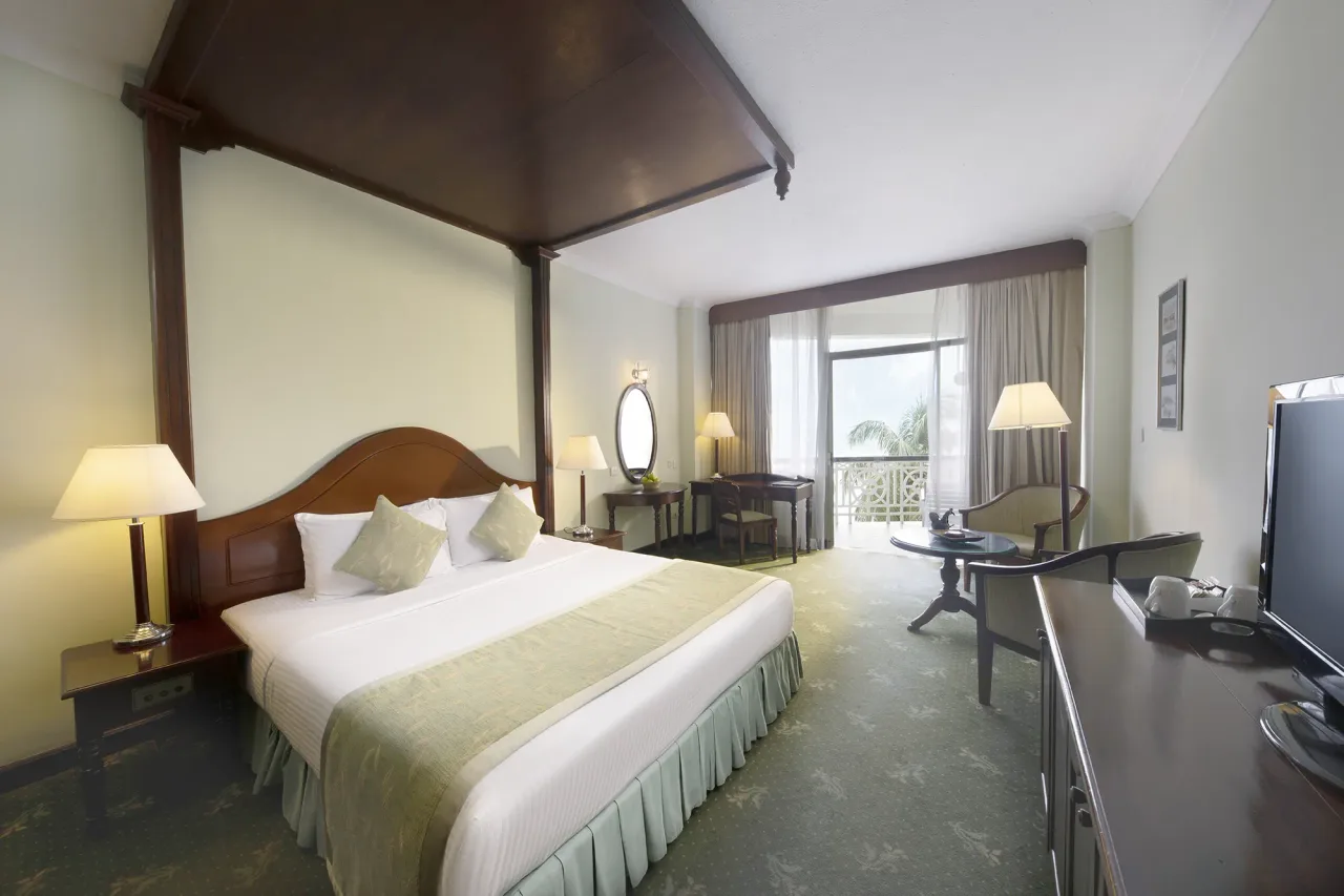 Mount Lavinia Hotel — rooms and atmosphere