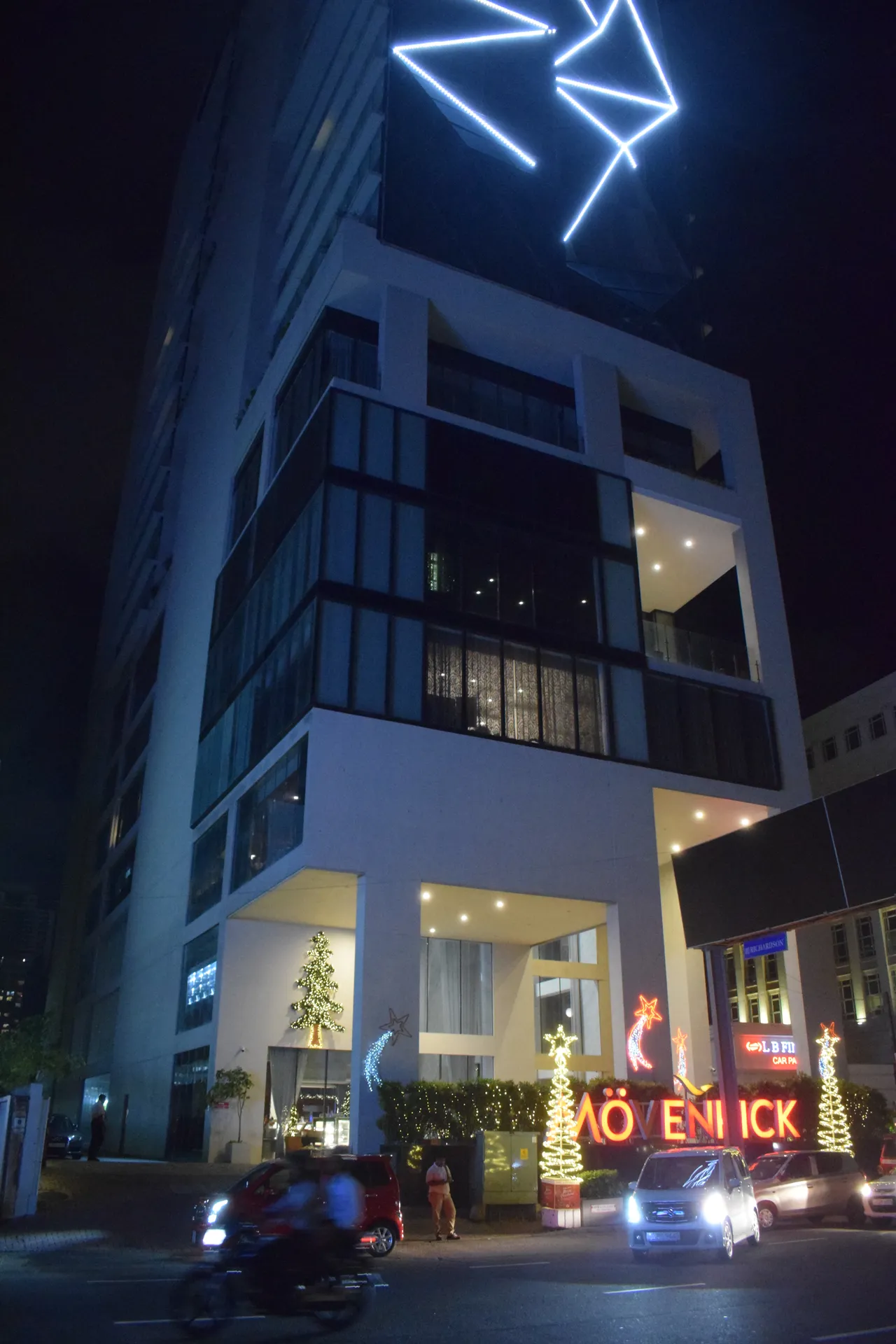 Mövenpick Hotel Colombo — rooms and atmosphere