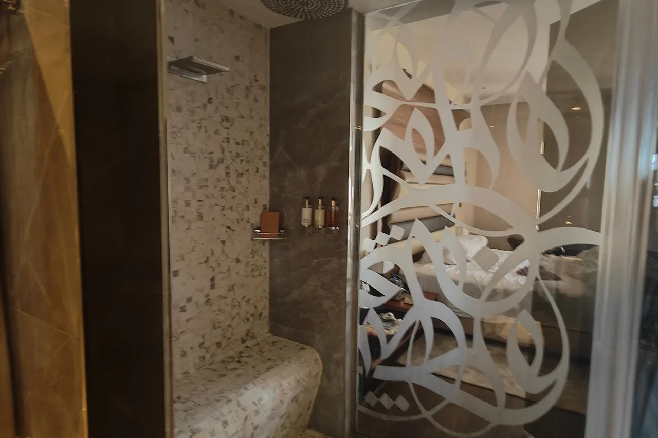 Mövenpick Hotel du Lac Tunis — rooms and atmosphere