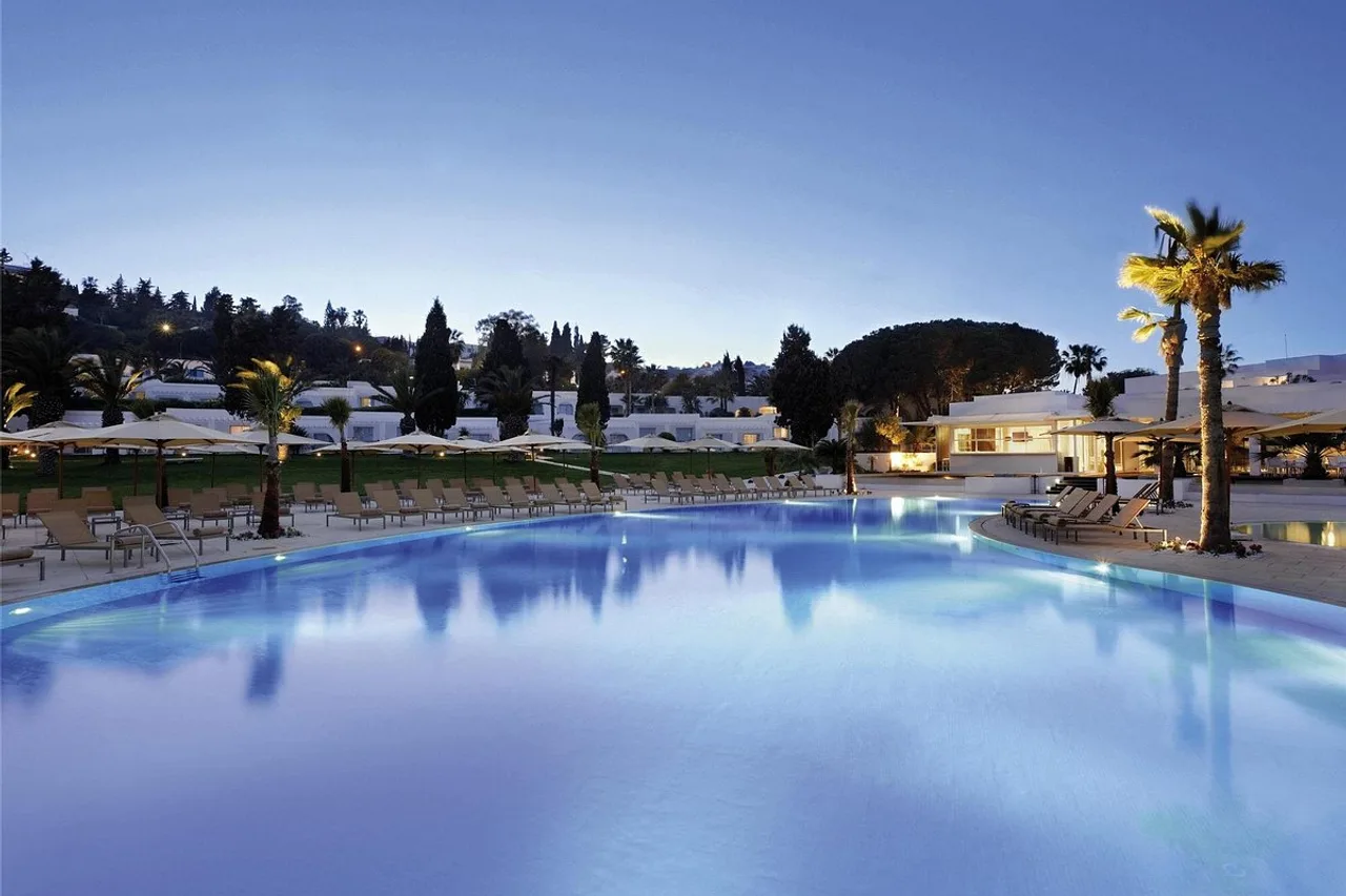 Mövenpick Hotel Gammarth Tunis — rooms and atmosphere