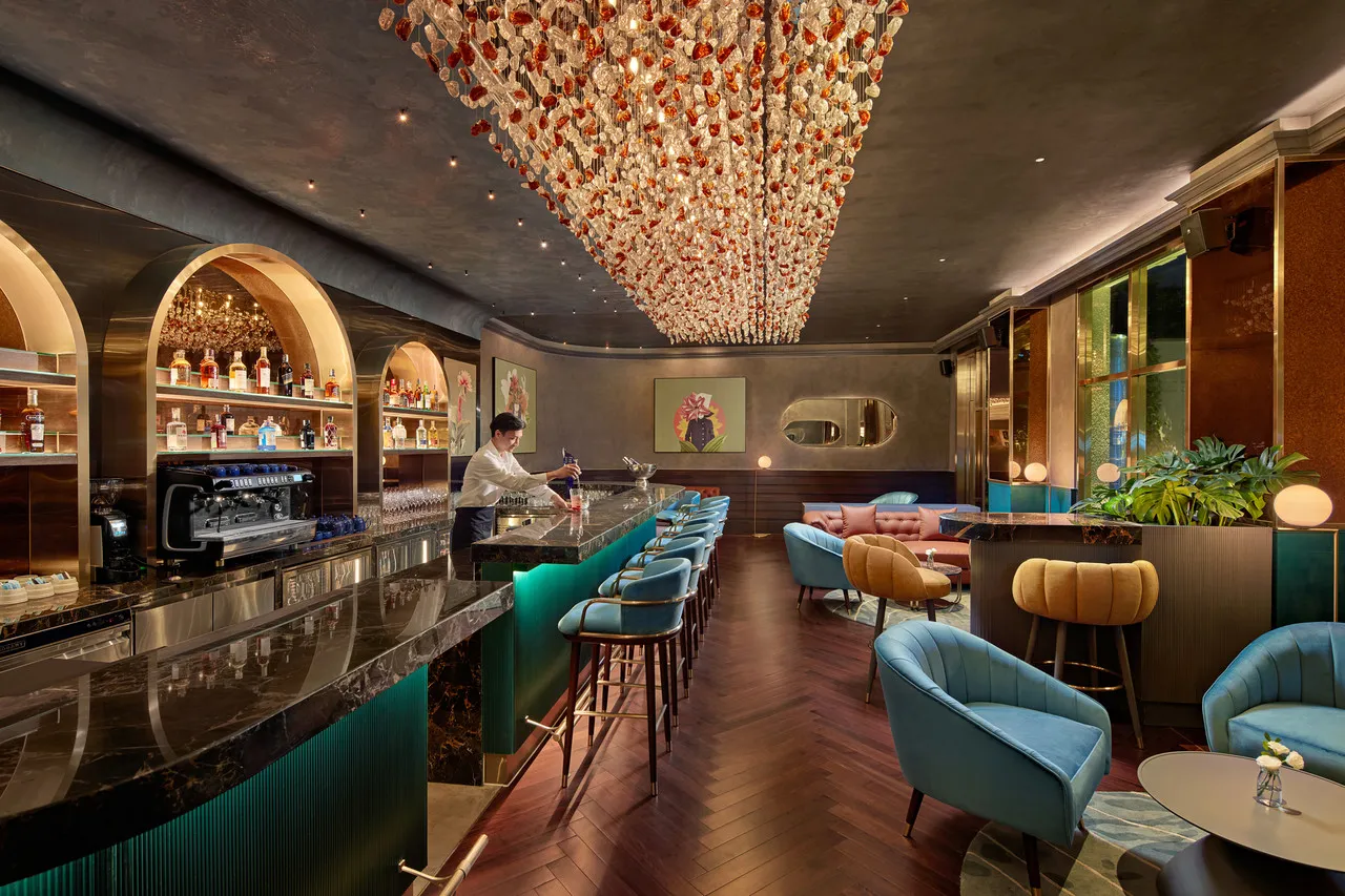 Mövenpick Hotel Hanoi — rooms and atmosphere