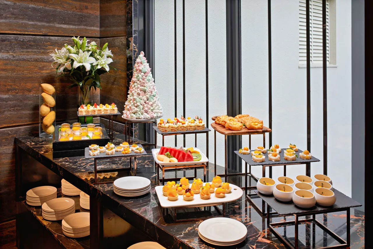 Mövenpick Hotel Hanoi — rooms and atmosphere