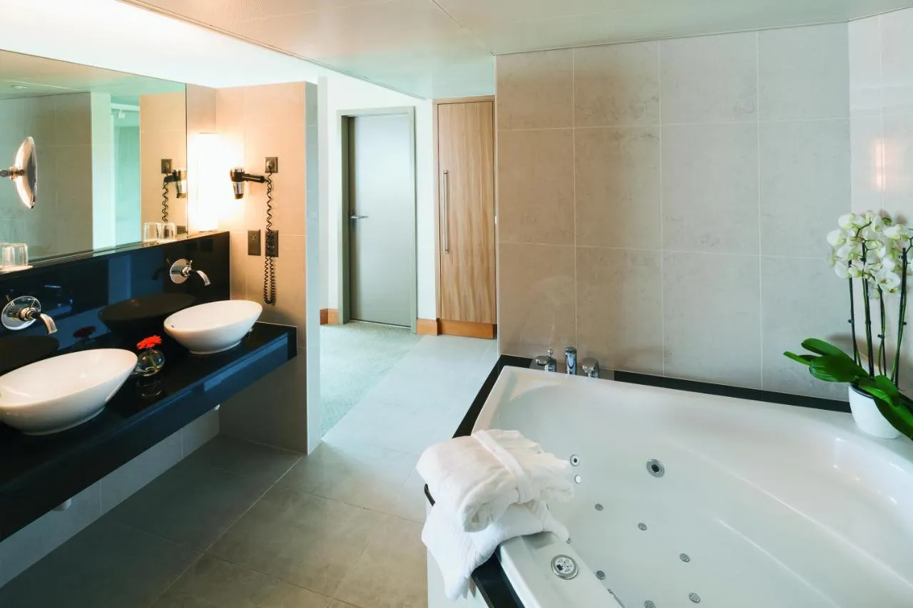 Mövenpick Hotel Lausanne — rooms and atmosphere