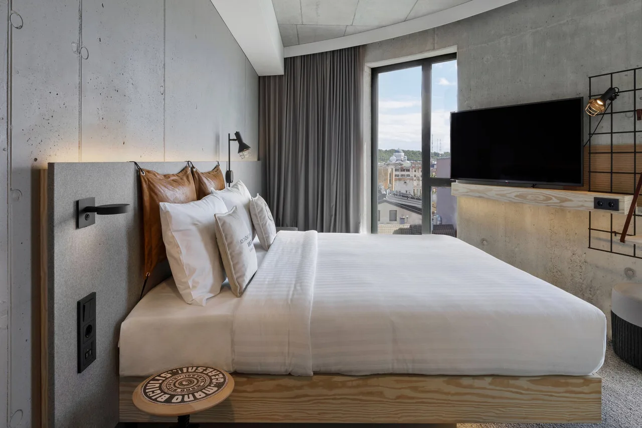 Moxy Kaunas Center — ภาพห้องพักและบรรยากาศ