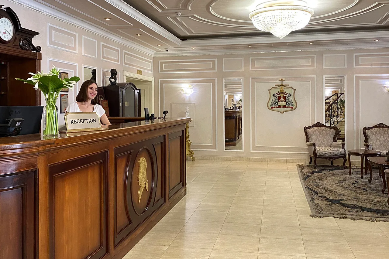 Mozart Hotel — ภาพห้องพักและบรรยากาศ