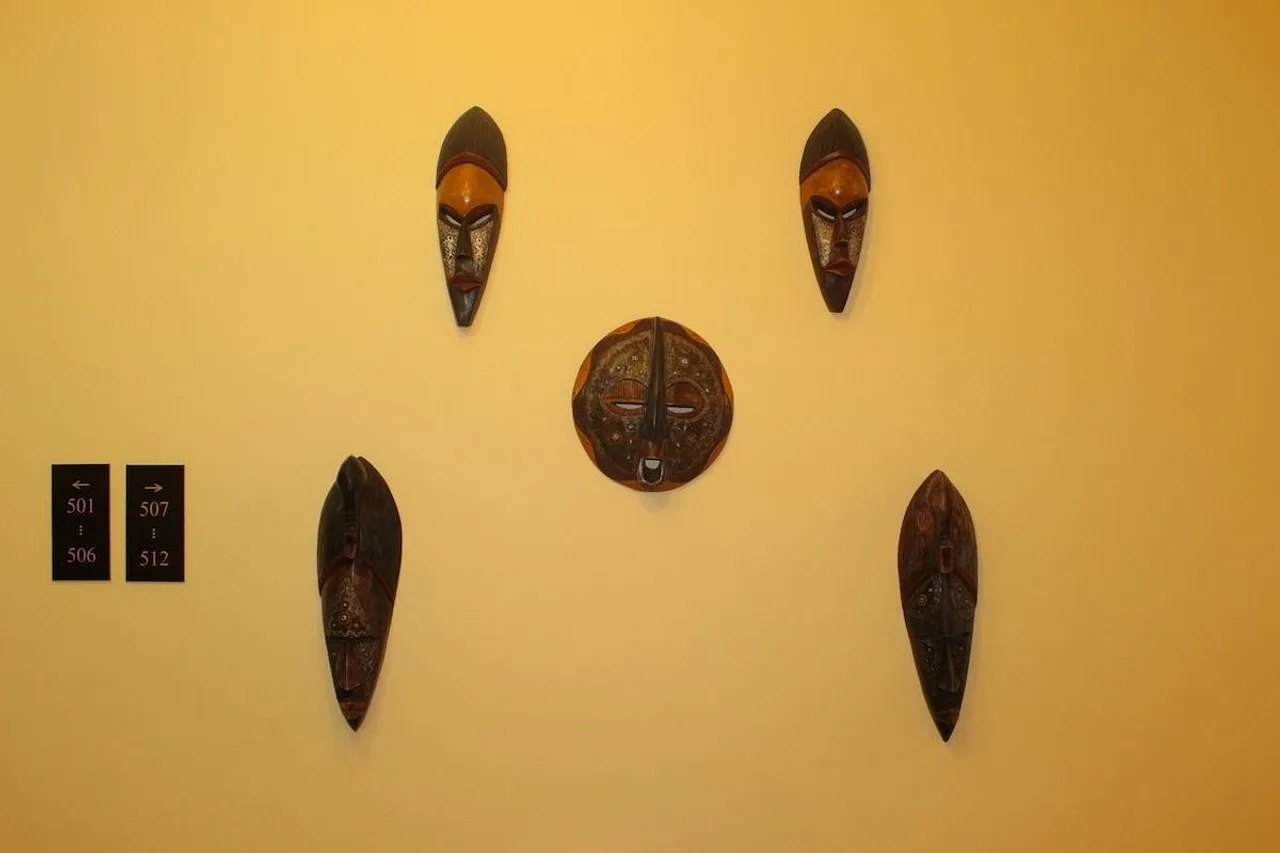 Murex Plaza Hotel & Suites — rooms and atmosphere