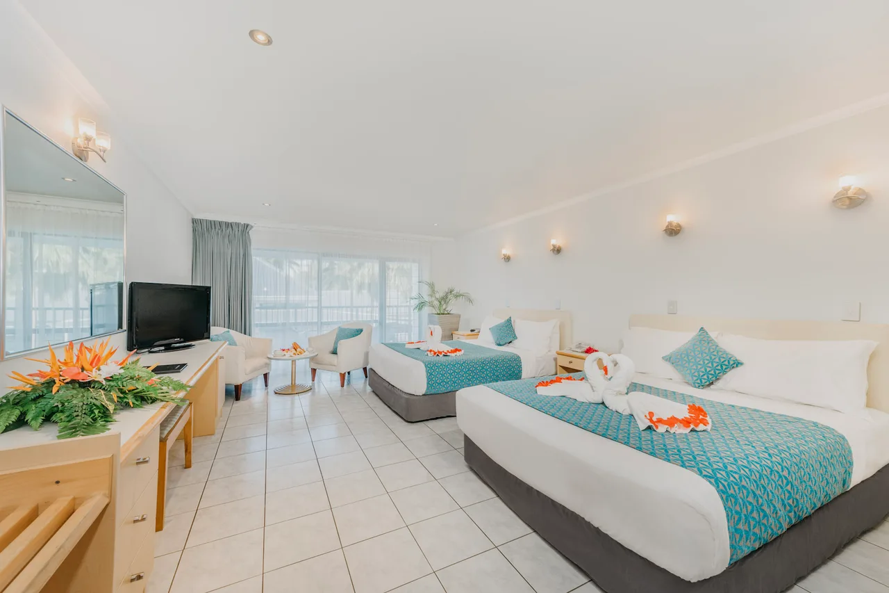 Muri Beach Club Hotel (Adults Only) — rooms and atmosphere