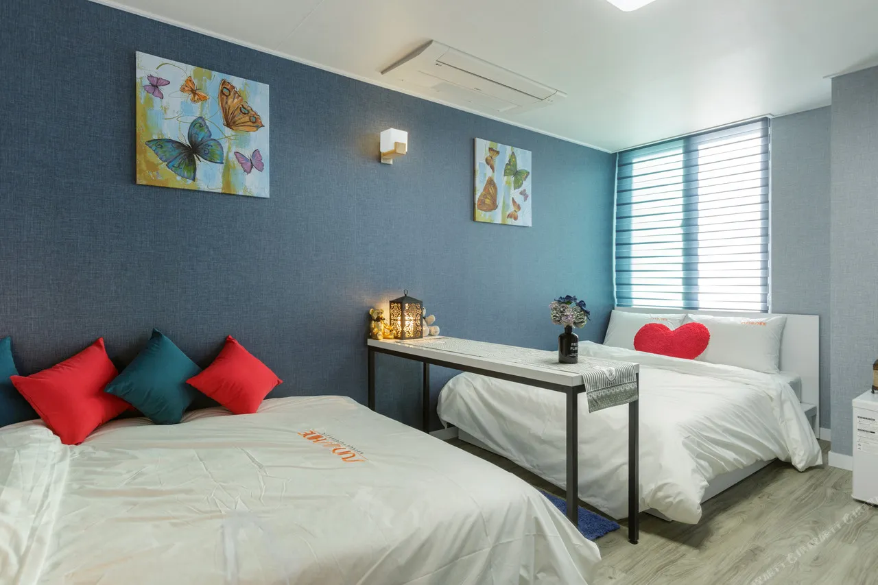 Myeongdong Sunshine Guest House — rooms and atmosphere