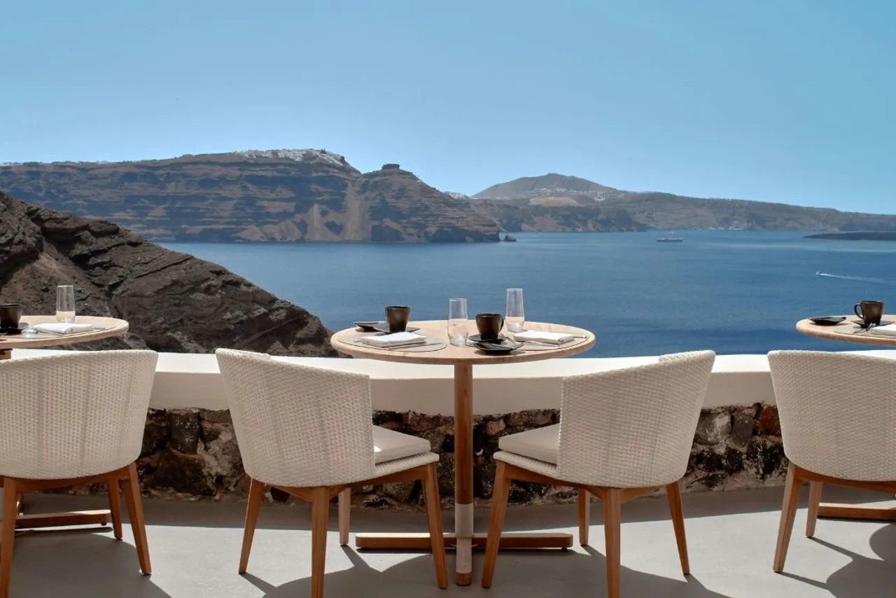 Mystique, a Luxury Collection Hotel, Santorini — rooms and atmosphere