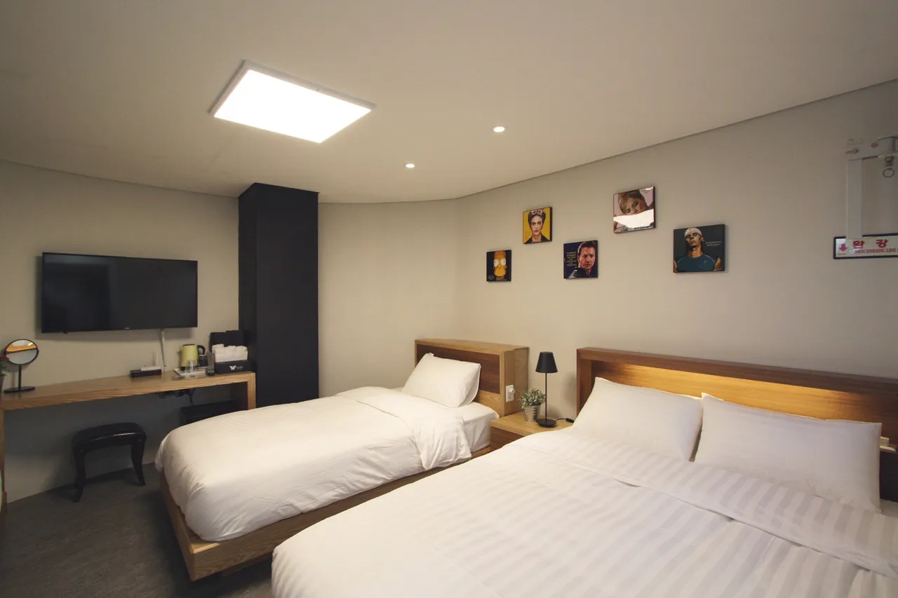Nabi Hostel — rooms and atmosphere