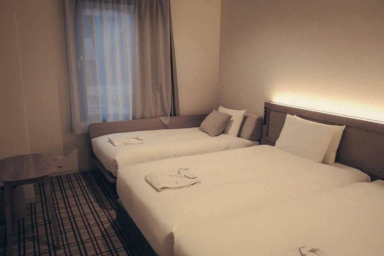 Nest Hotel Naha Kumoji — rooms and atmosphere