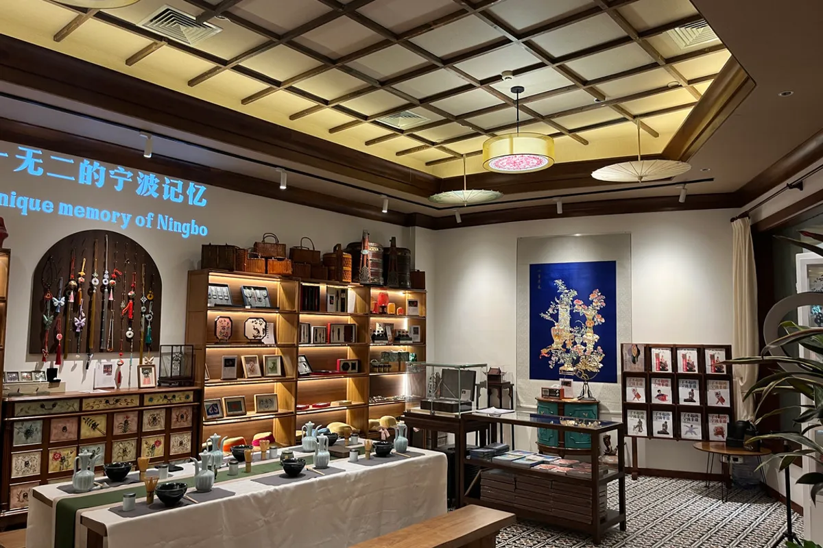 New Century Grand Hotel Ningbo — rooms and atmosphere
