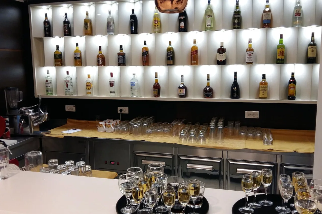 New City Hotel & Restaurant Nis — ภาพห้องพักและบรรยากาศ