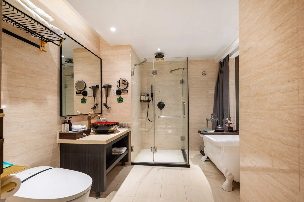 New Friendship Hotel Luoyang — rooms and atmosphere