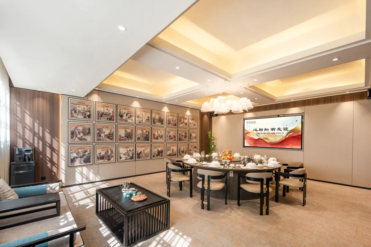 New Friendship Hotel Luoyang — rooms and atmosphere