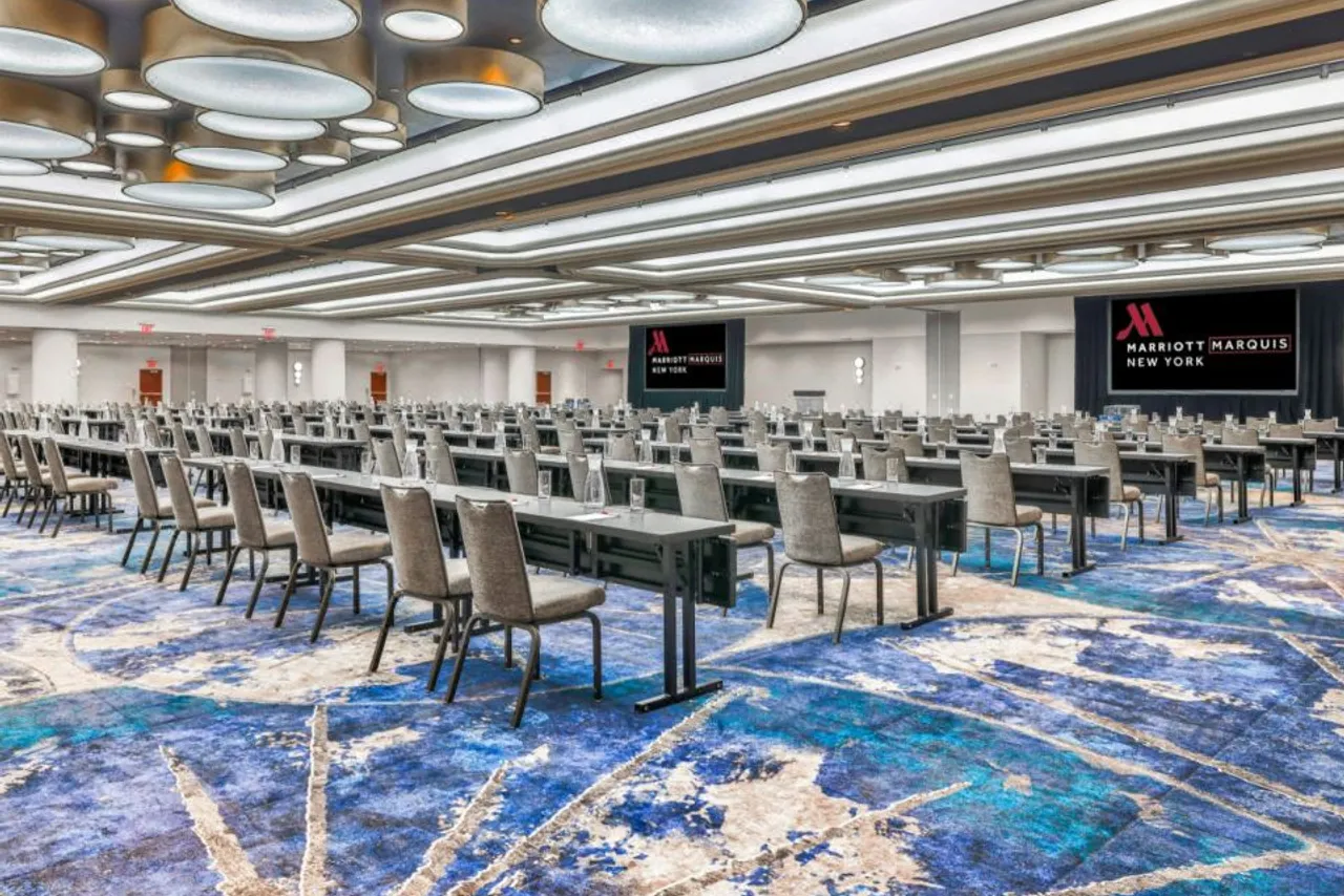 New York Marriott Marquis — rooms and atmosphere