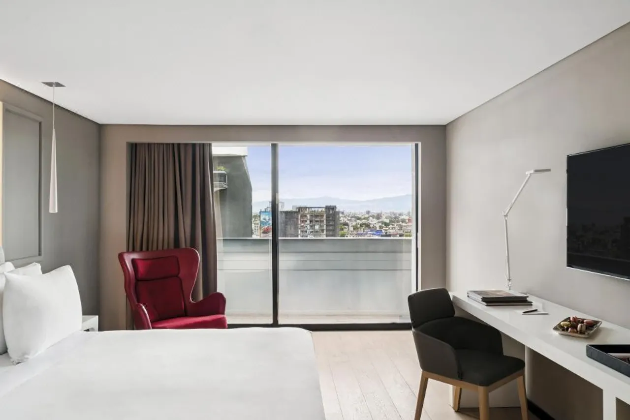 NH Collection Mexico City Reforma — rooms and atmosphere