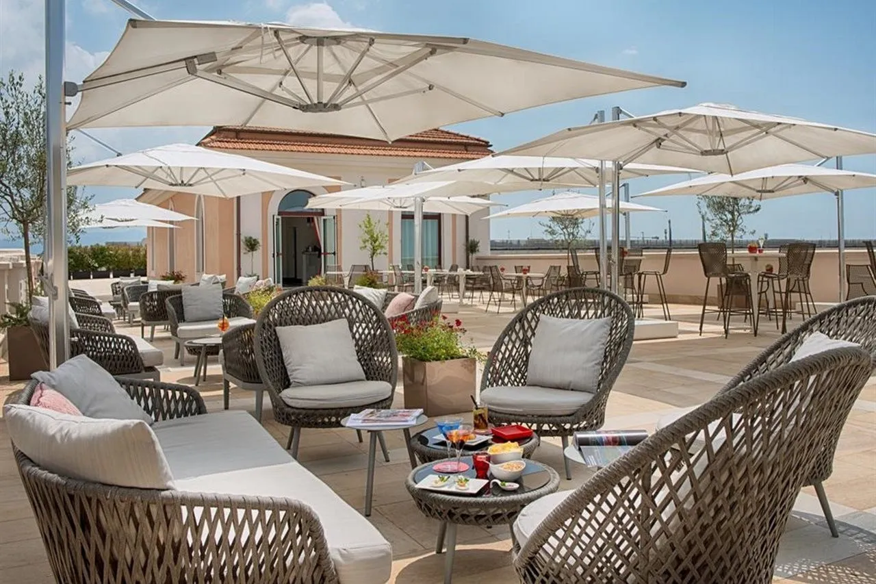 NH Collection Roma Palazzo Cinquecento — ภาพห้องพักและบรรยากาศ