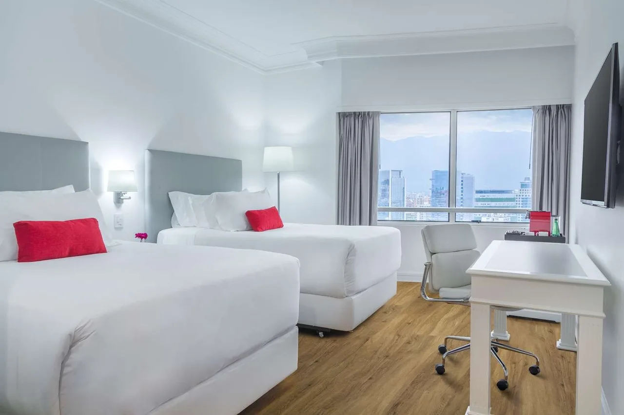 NH Collection Plaza Santiago — rooms and atmosphere
