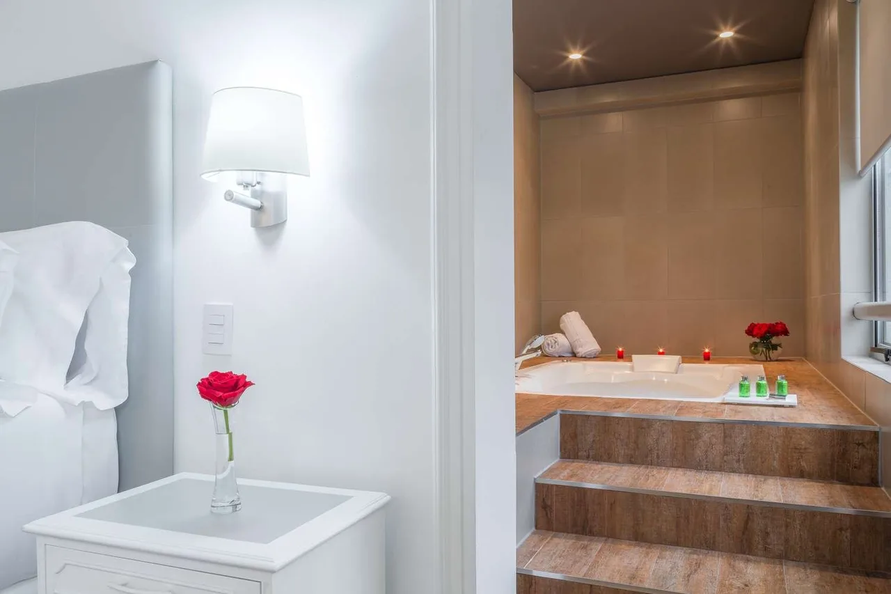NH Collection Plaza Santiago — rooms and atmosphere