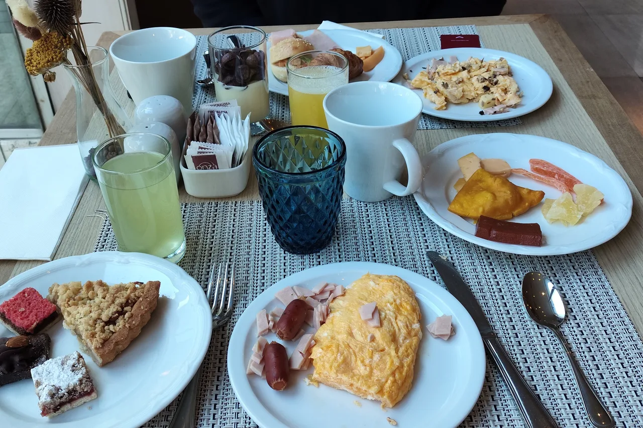 NH Collection Plaza Santiago — rooms and atmosphere