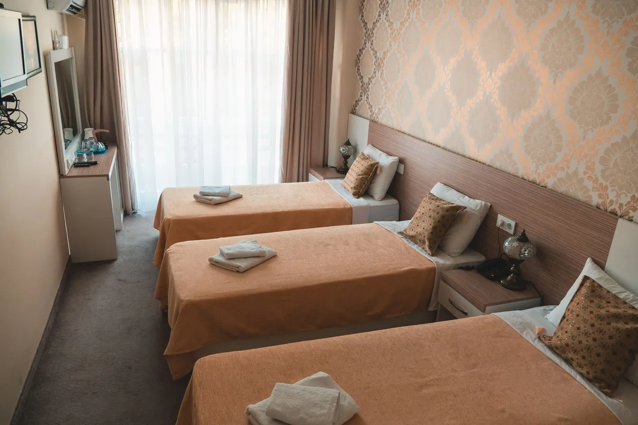 Nicea Hotel — rooms and atmosphere