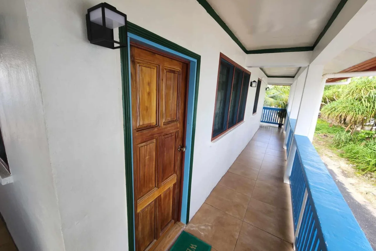 Niueti Lodge — rooms and atmosphere
