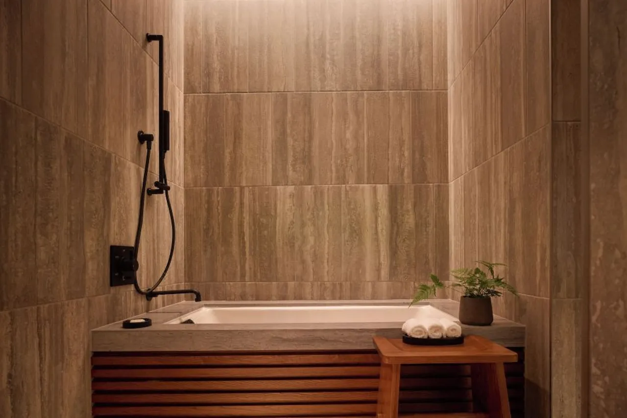Nobu Hotel Atlanta — rooms and atmosphere