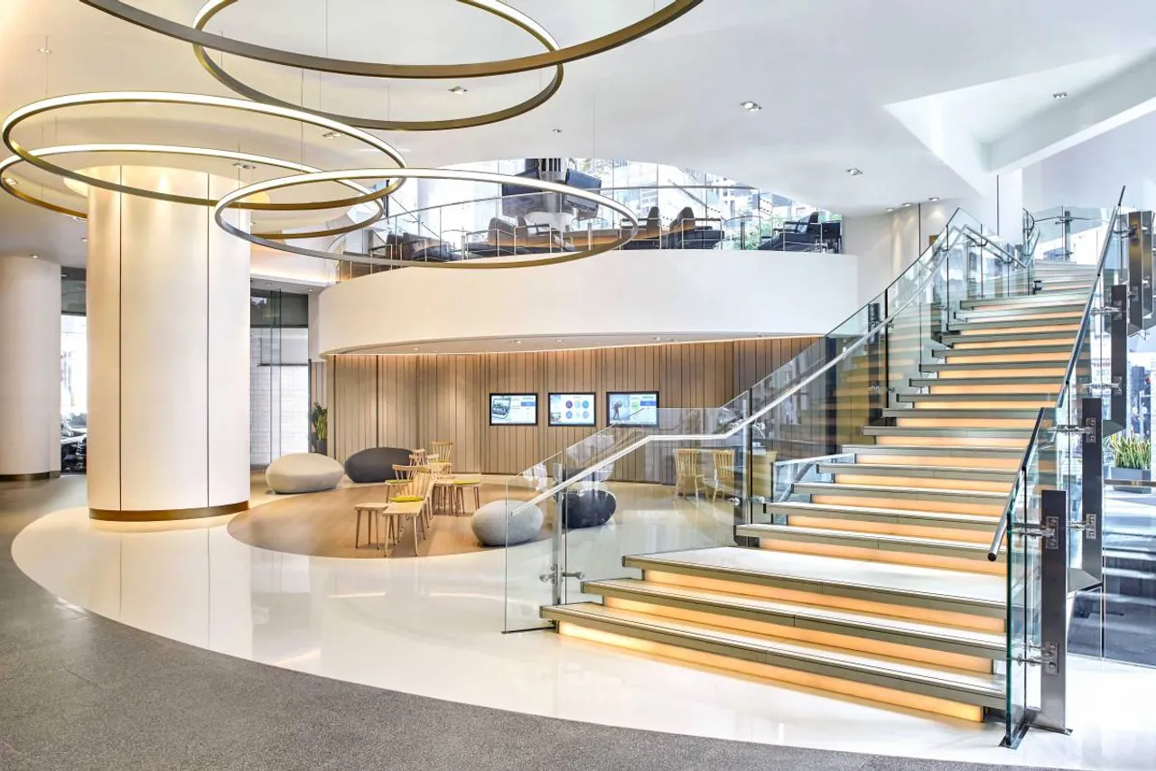 Novotel Century Hong Kong — rooms and atmosphere